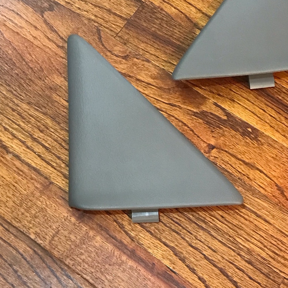 Silverado Sierra Tahoe Yukon Door Mirror Trim Panel 15089113 & 15089114 Chev GMC - Picture 9 of 10